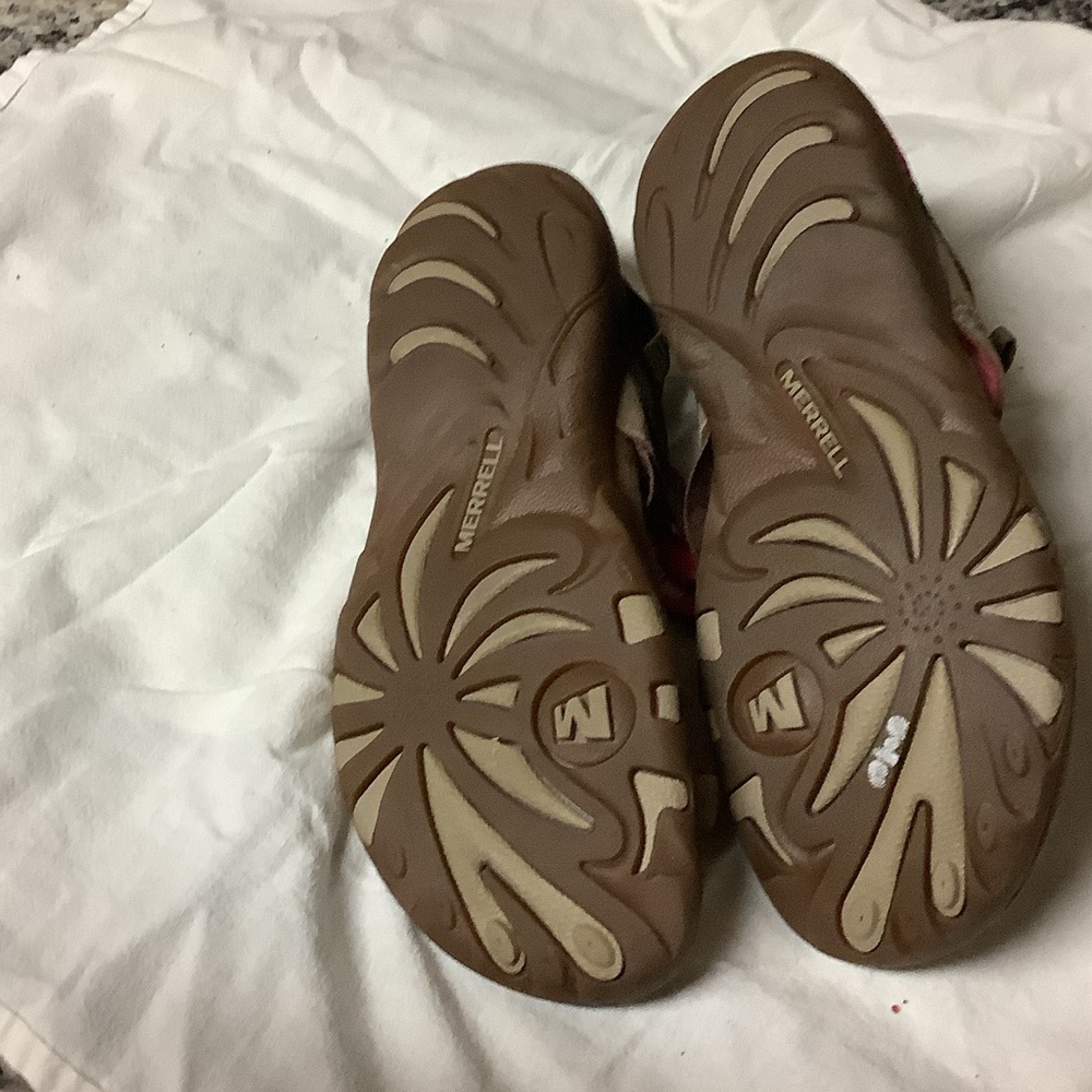 Merrell Women's Tan Sandals - Picture 4 of 7